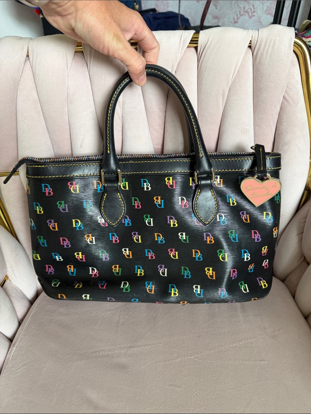 #100 Dooney & Bourke❤🧡💛💚💙💜🤎🖤💖💗